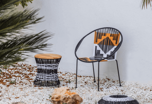 Table et chaise pour la décoration de petits jardins